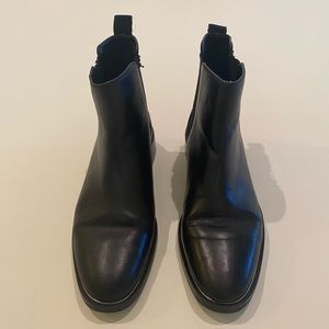 Zara Women’s Chelsea Boots